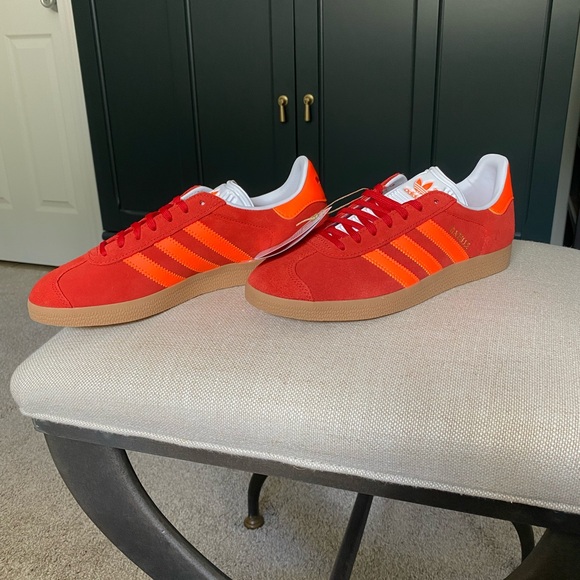 Adidas Gazelle Women’s Size 8 Red & Solar Orange Shoes NWT - Picture 3 of 11
